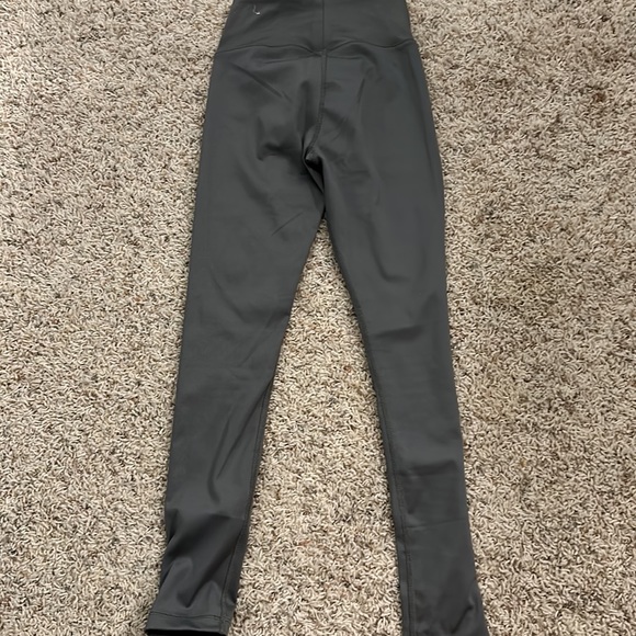 Green Colored Leggings - Picture 4 of 5